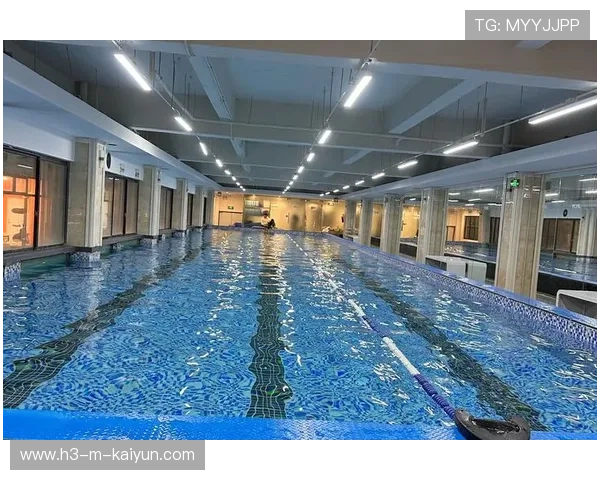 游泳训练营完善学员营养与恢复指导体系，游泳恢复性训练计划